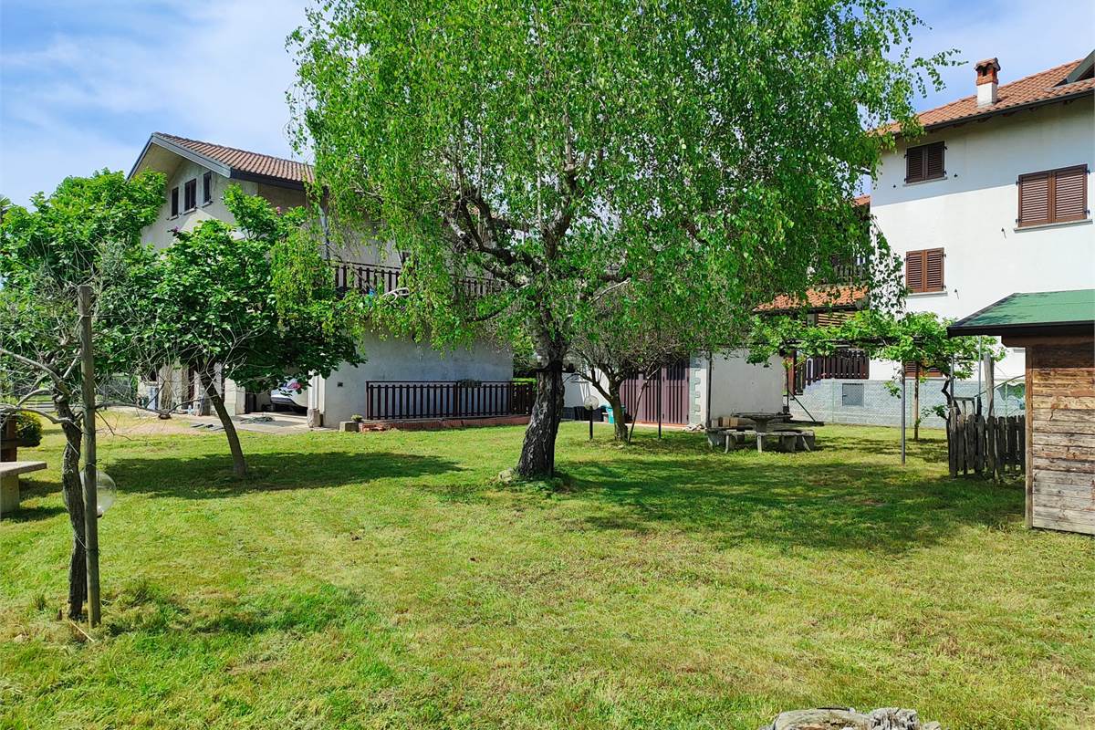 Villa indipendente con ampio giardino 