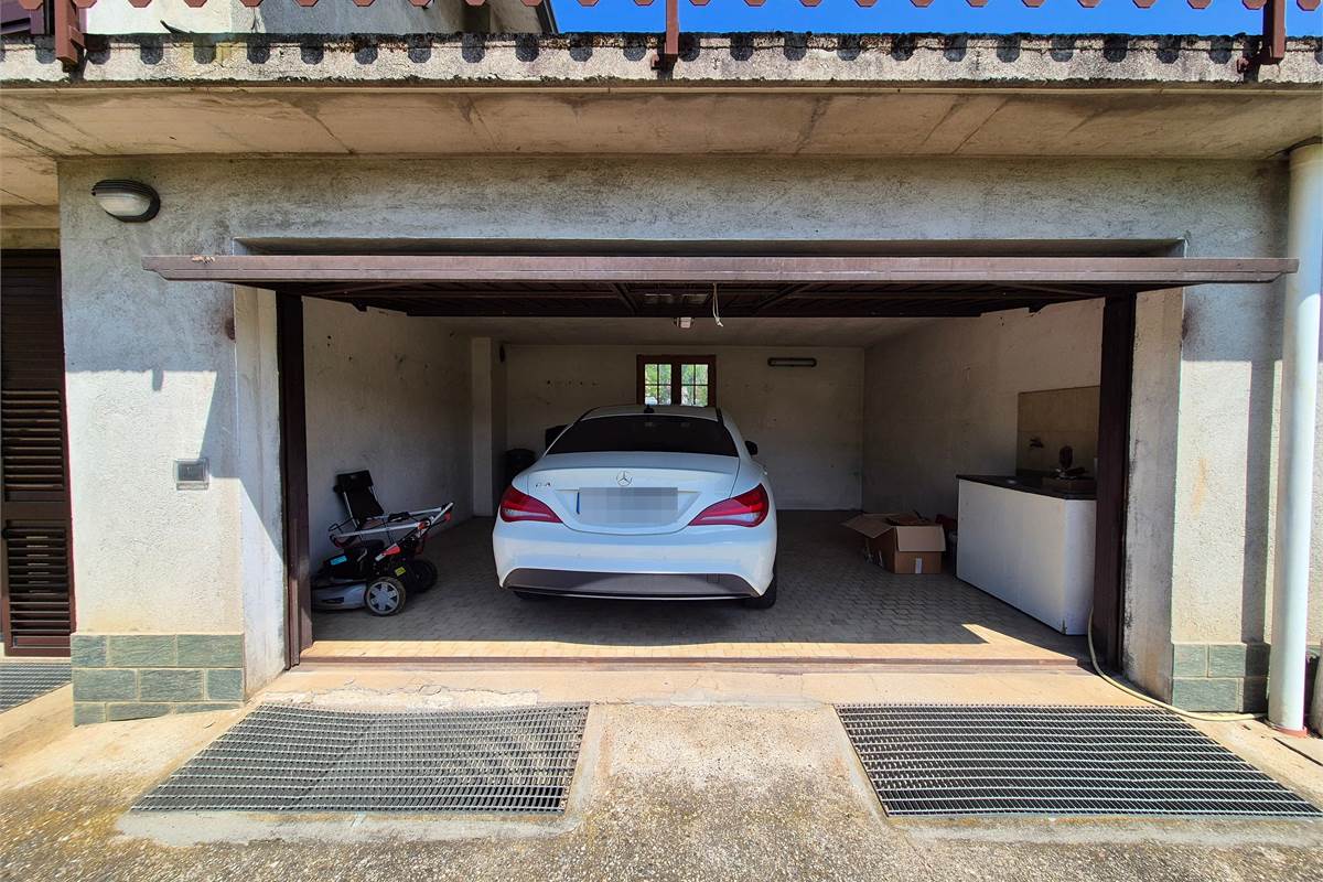 Villa indipendente con ampio giardino 