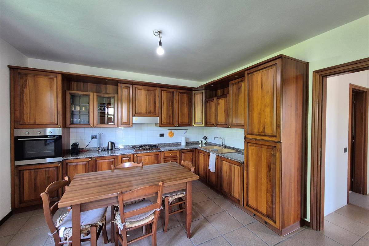 Villa indipendente con ampio giardino 