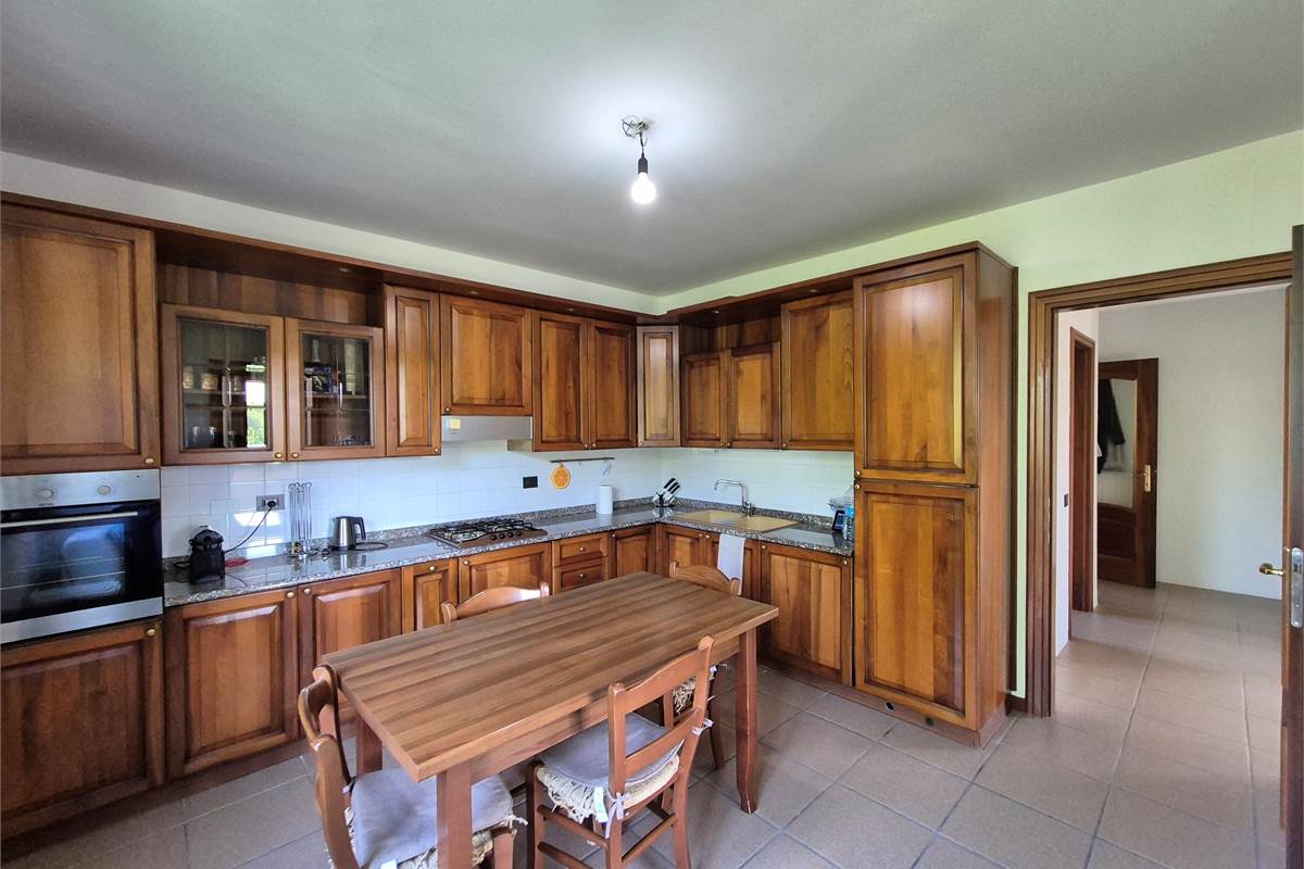 Villa indipendente con ampio giardino 