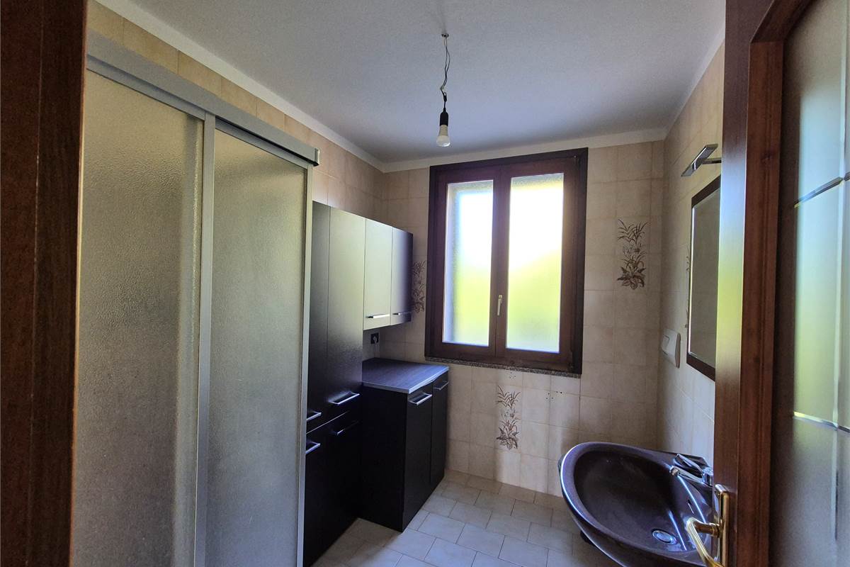 Villa indipendente con ampio giardino 