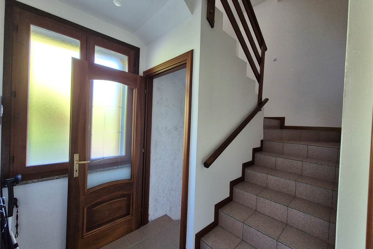 Villa indipendente con ampio giardino 