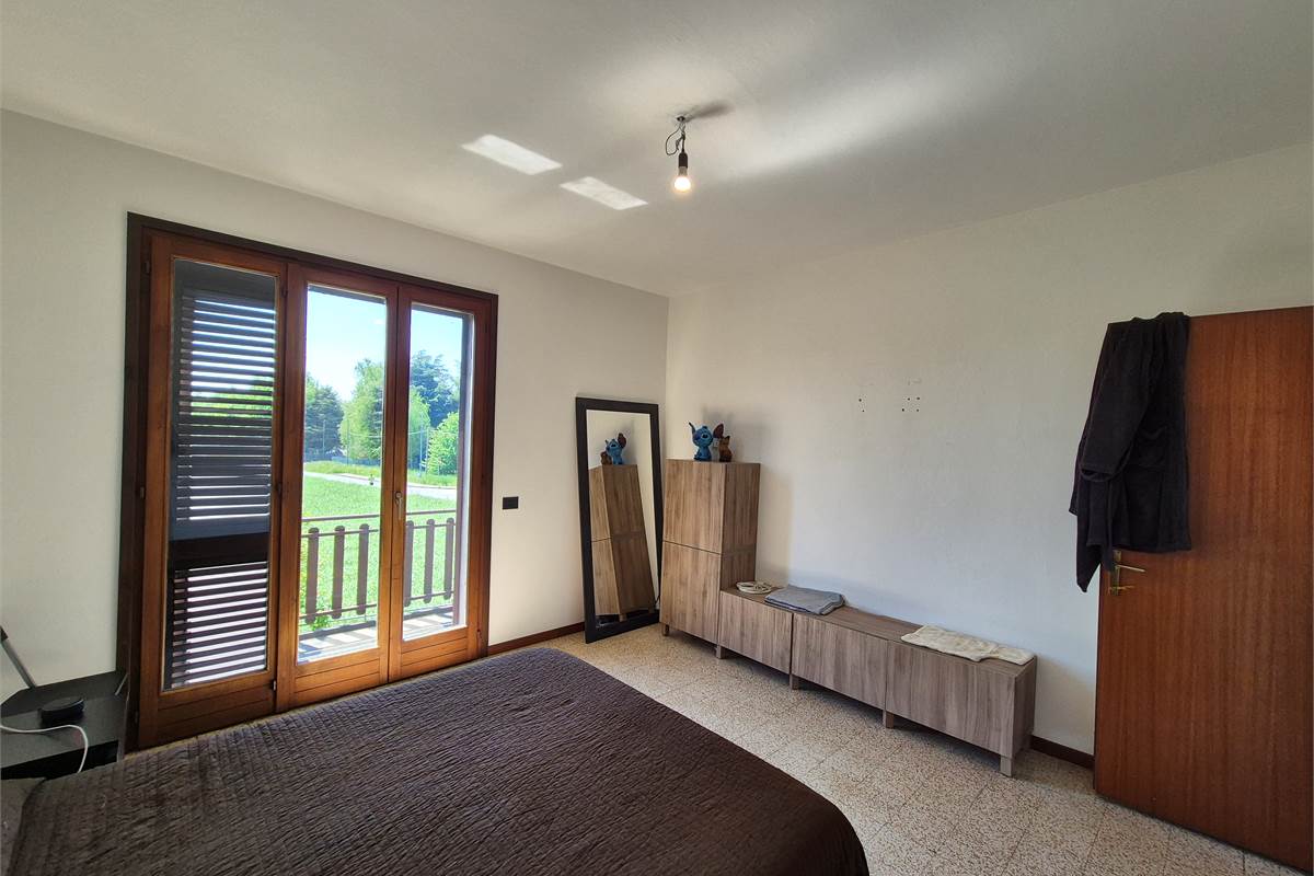 Villa indipendente con ampio giardino 