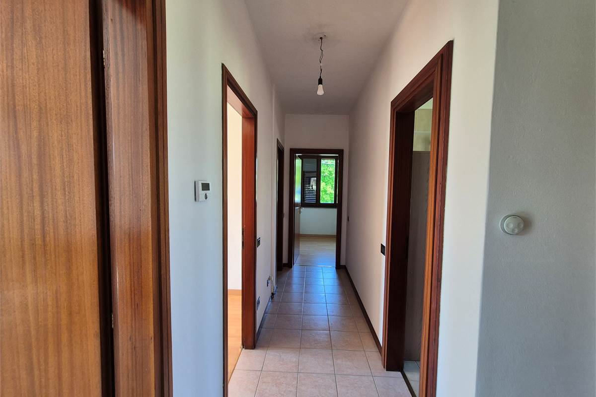 Villa indipendente con ampio giardino 