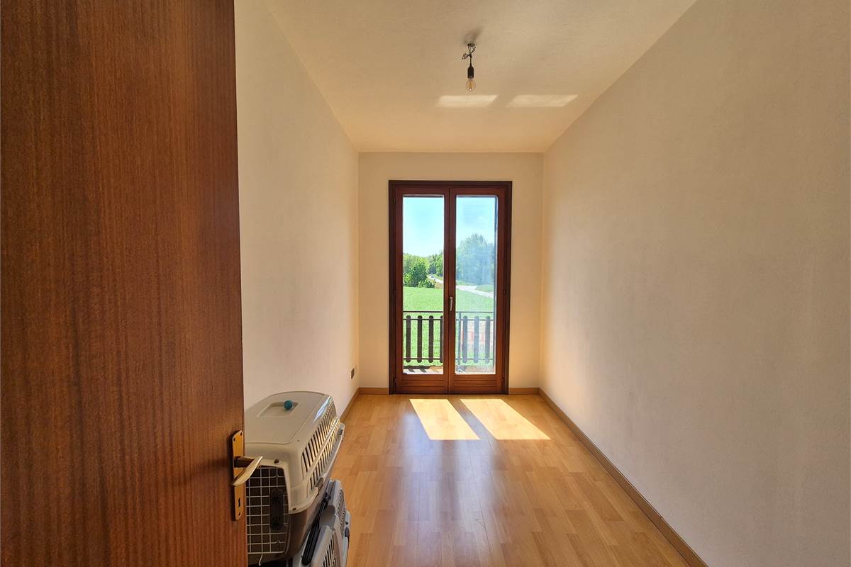 Villa indipendente con ampio giardino 