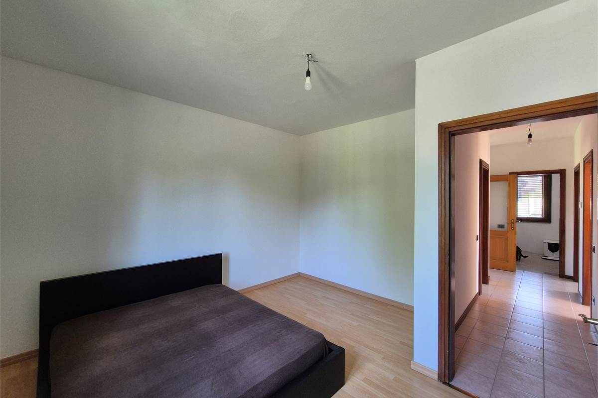 Villa indipendente con ampio giardino 