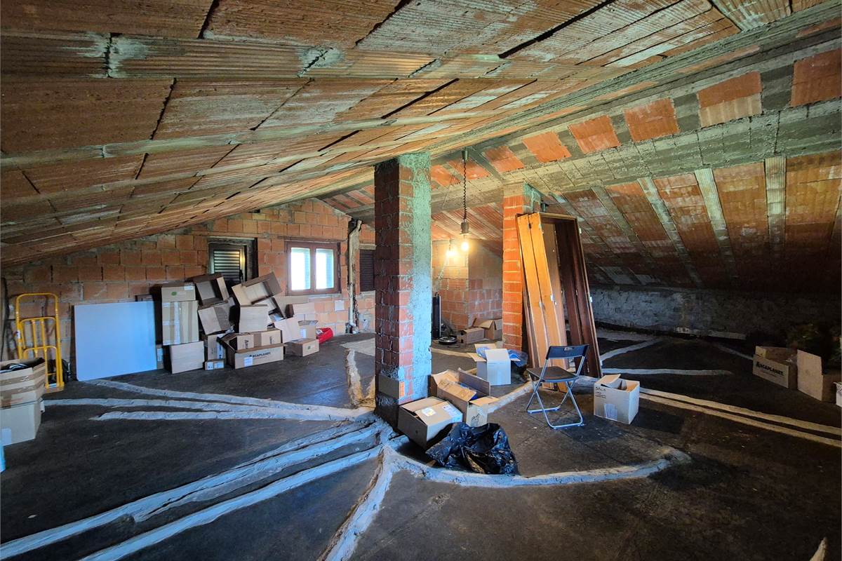 Villa indipendente con ampio giardino 