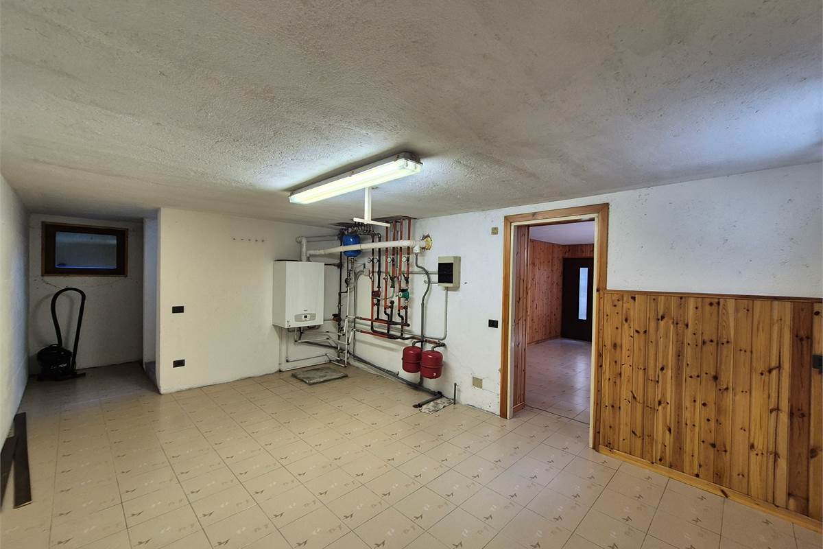 Villa indipendente con ampio giardino 