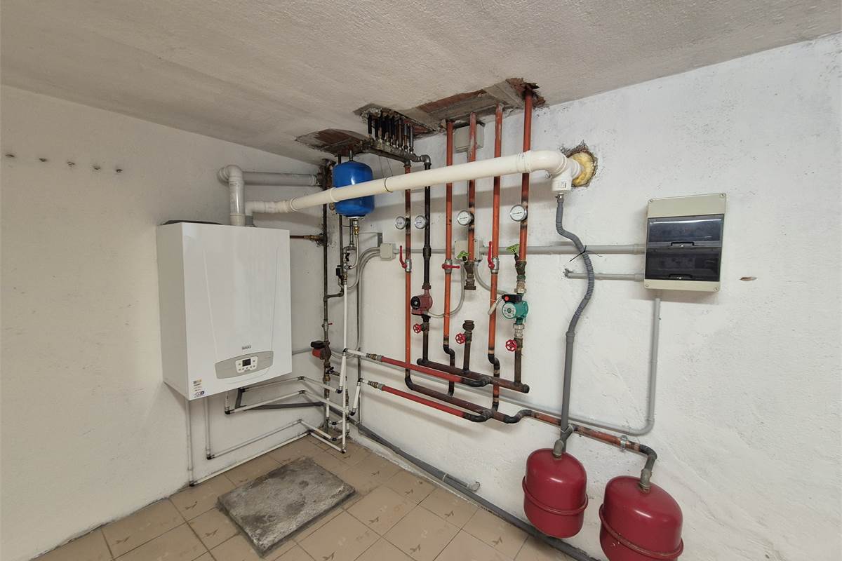 Villa indipendente con ampio giardino 