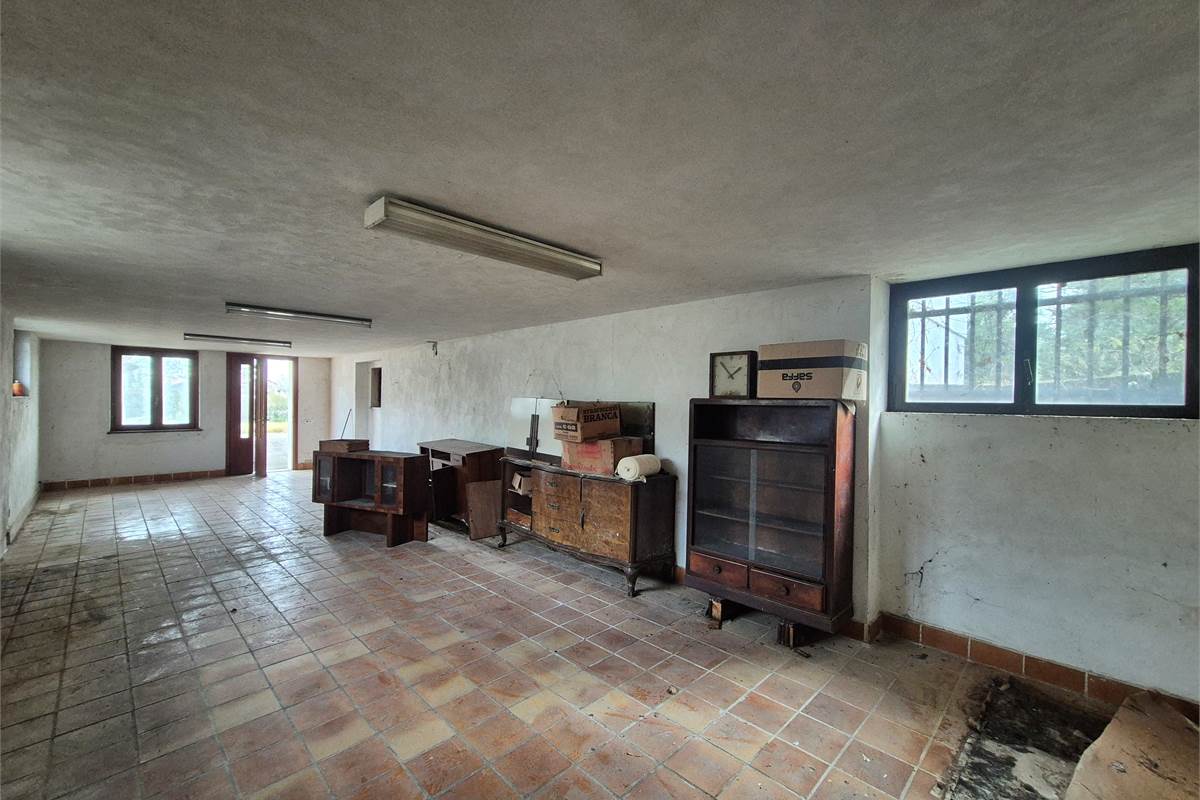 Casa indipendente con terreno a Fenegro