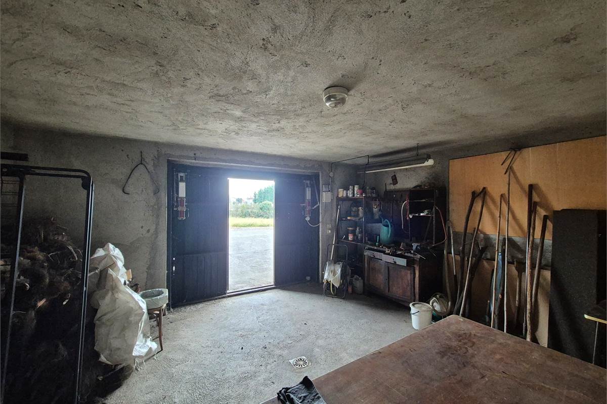 Casa indipendente con terreno a Fenegro