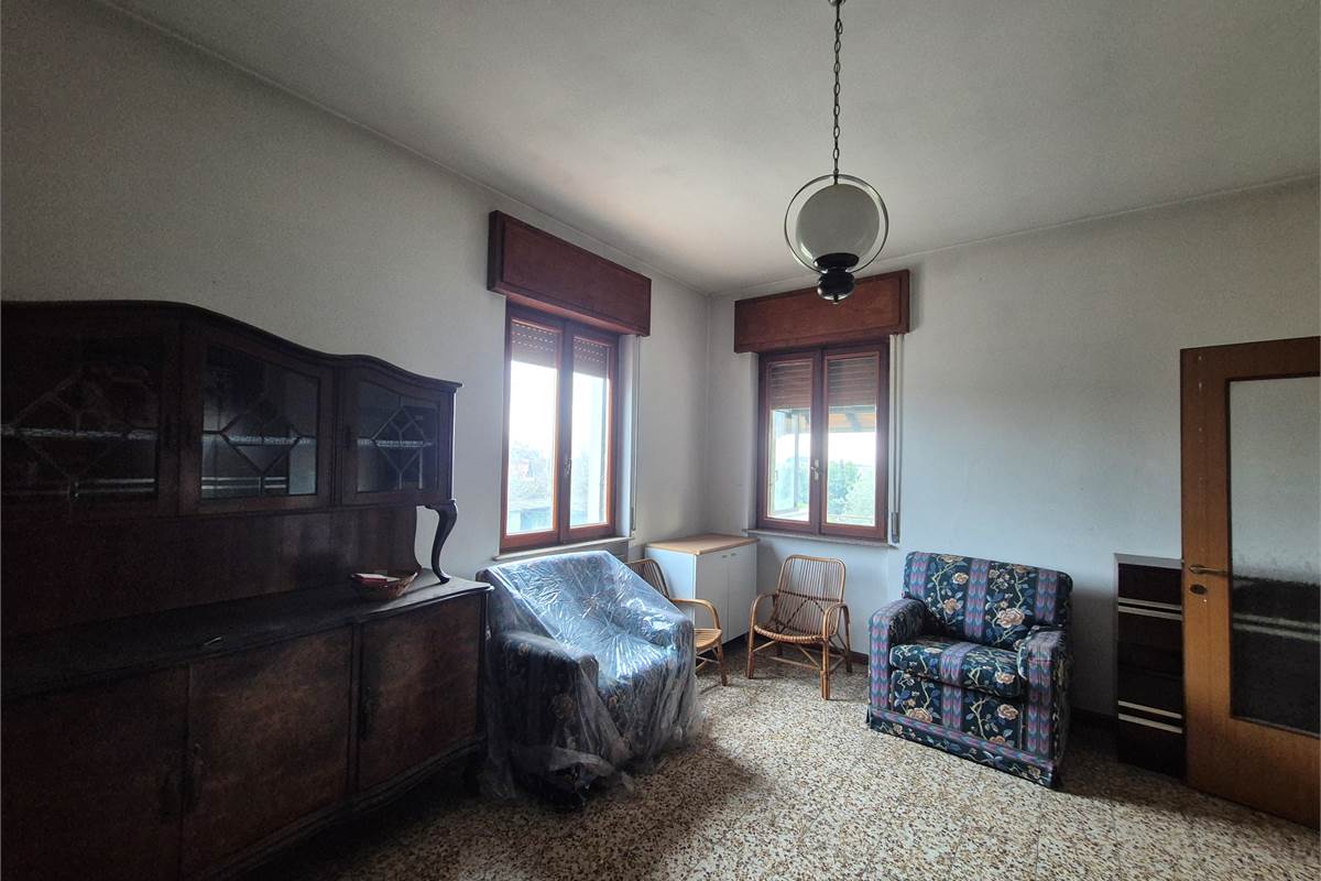 Casa indipendente con terreno a Fenegro