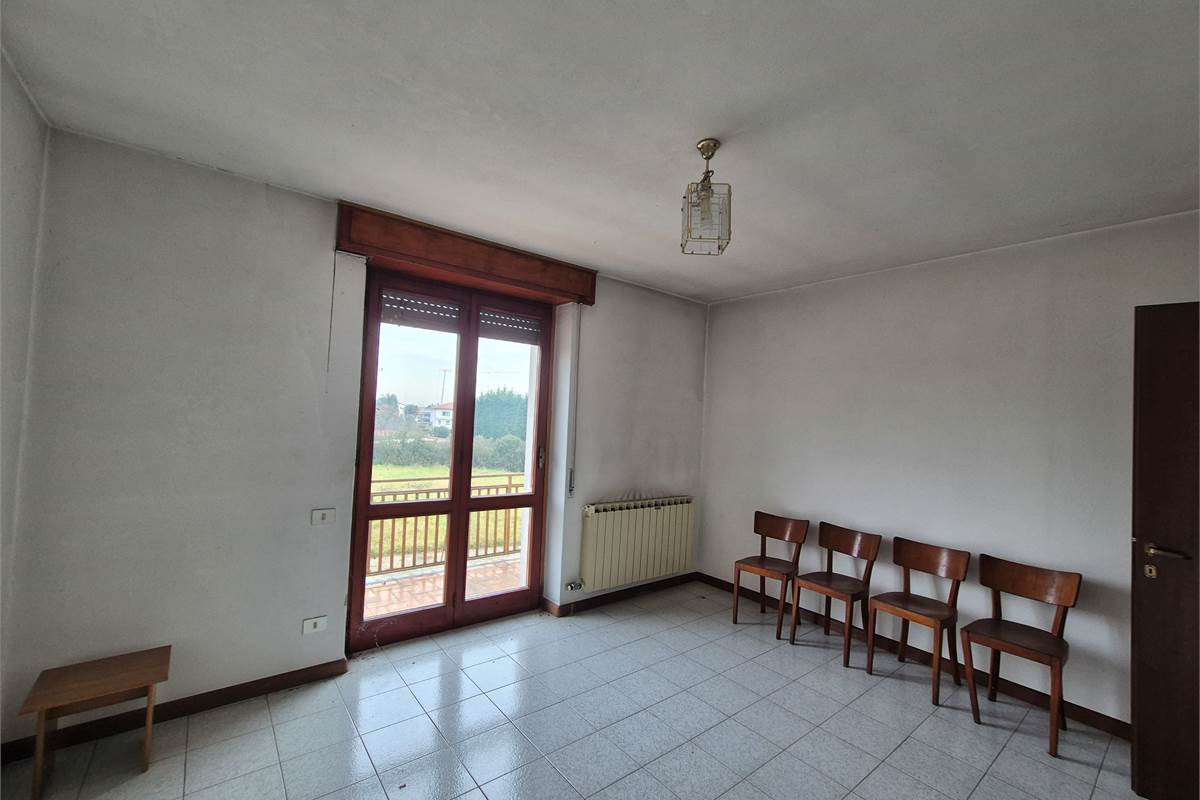 Casa indipendente con terreno a Fenegro