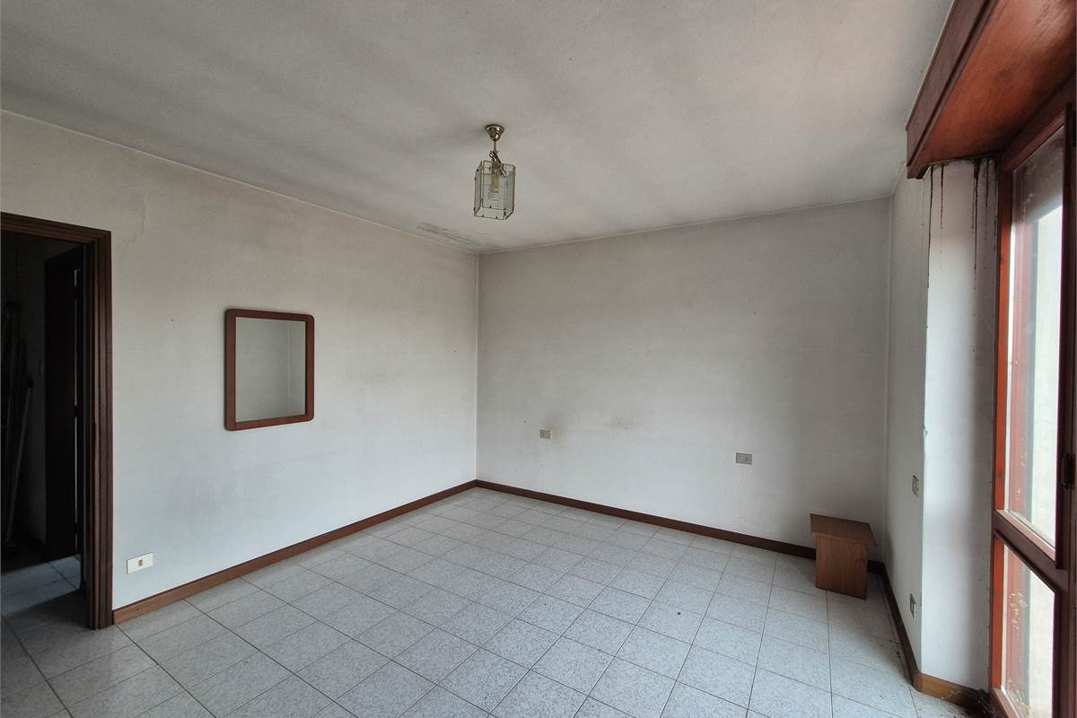 Casa indipendente con terreno a Fenegro