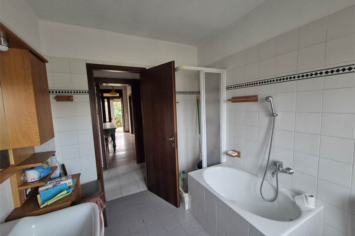 Casa indipendente con terreno a Fenegro