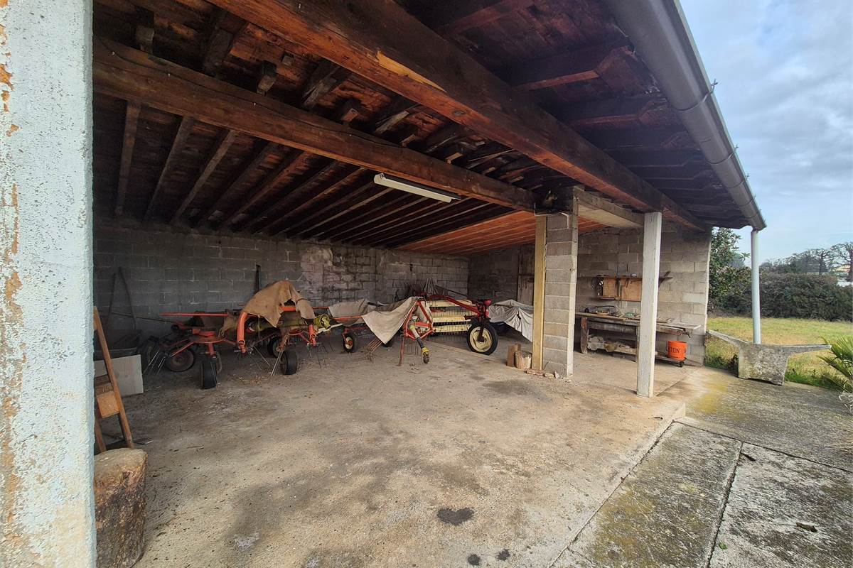 Casa indipendente con terreno a Fenegro