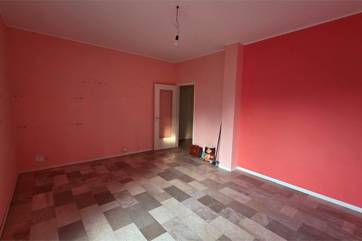 Trilocale con box singolo e cantina a Sagnino 