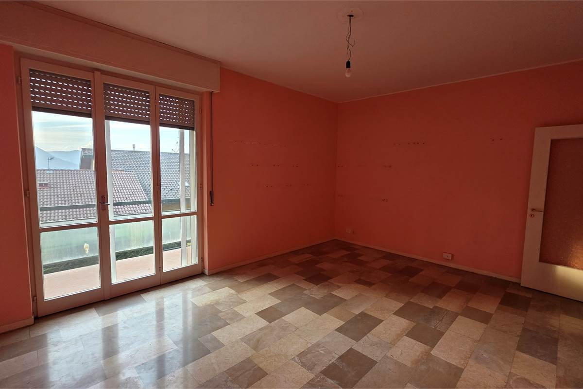 Trilocale con box singolo e cantina a Sagnino 