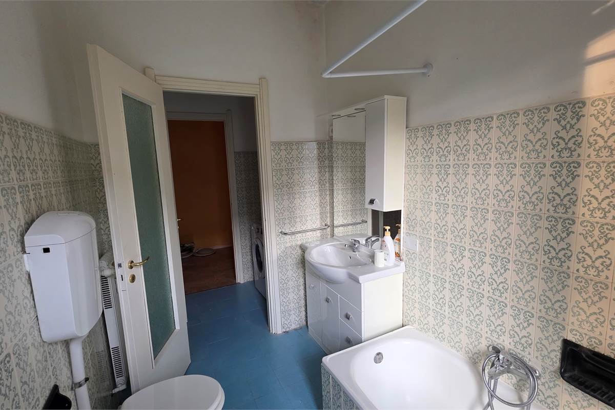 Trilocale con box singolo e cantina a Sagnino 