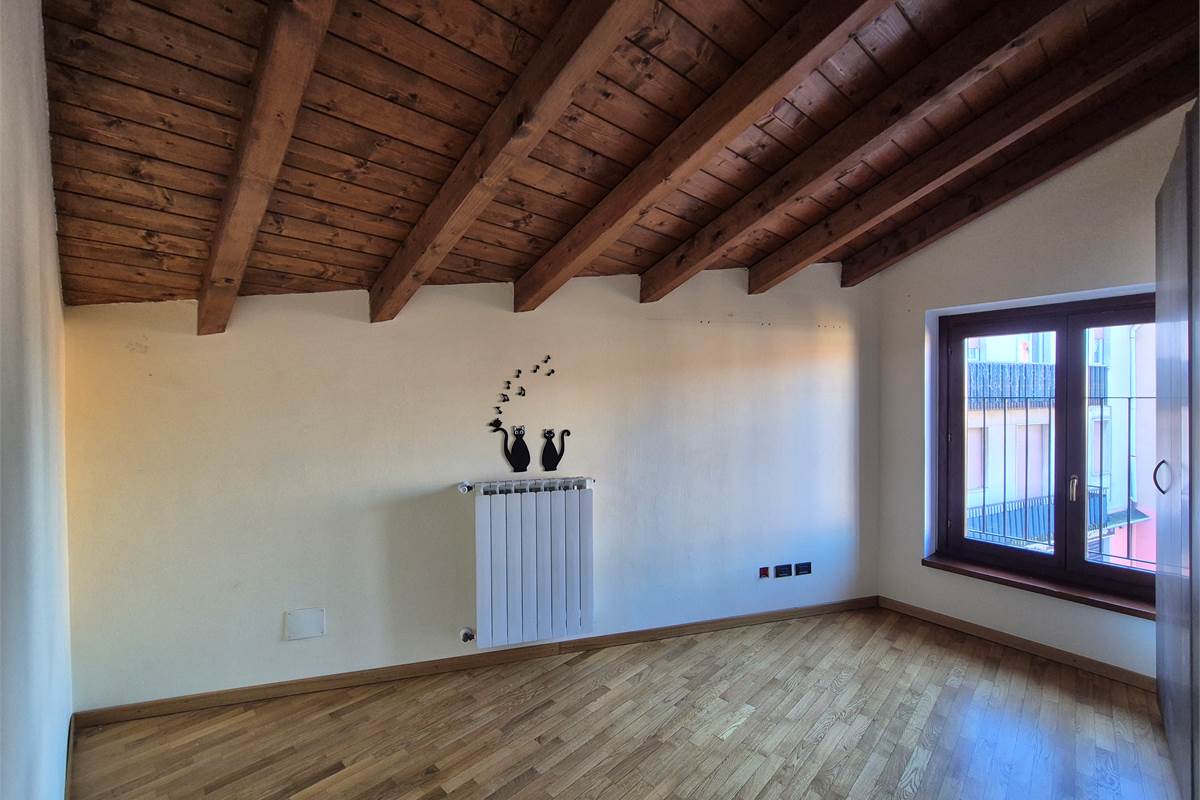 Trilocale mansardato a Cirimido