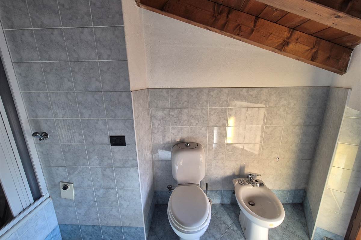 Trilocale mansardato a Cirimido