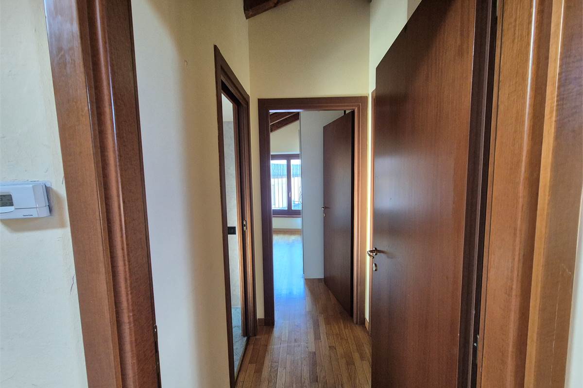 Trilocale mansardato a Cirimido