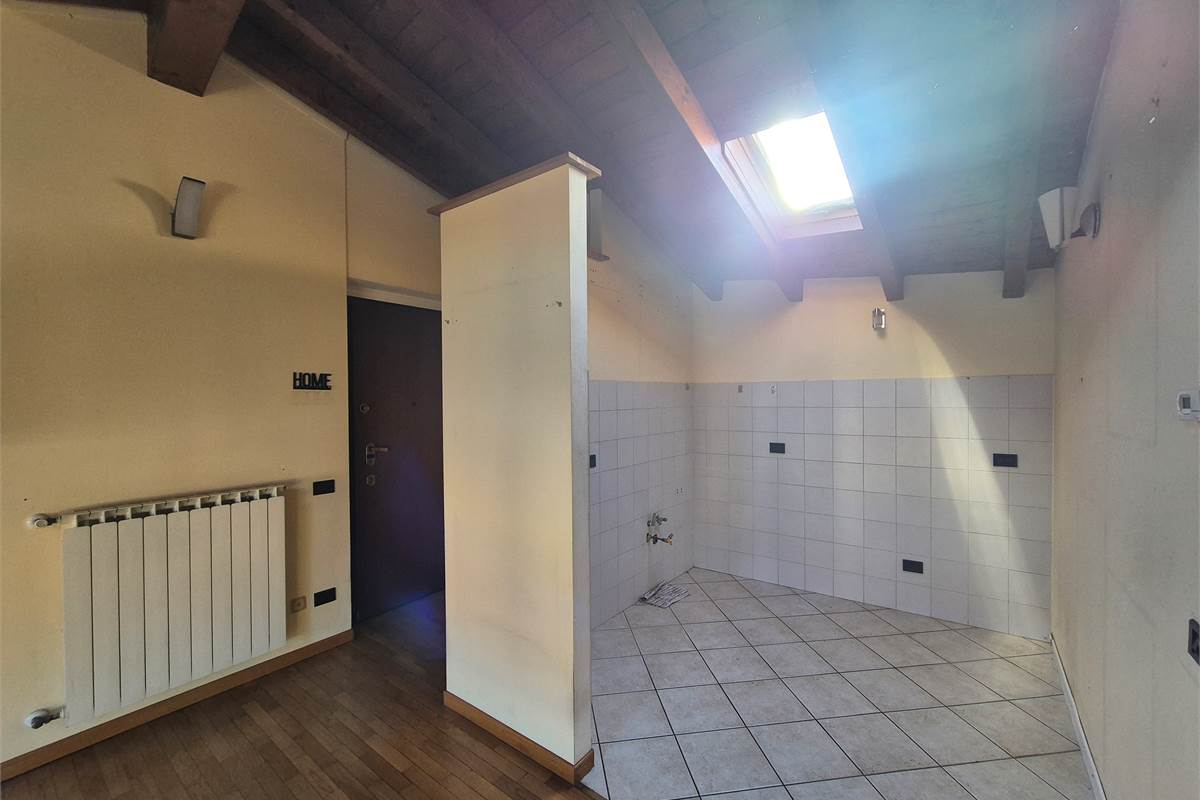 Trilocale mansardato a Cirimido