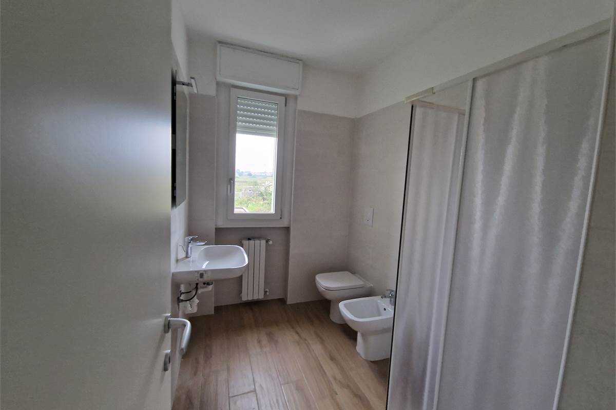 Bilocale con doppi servizi a Turate