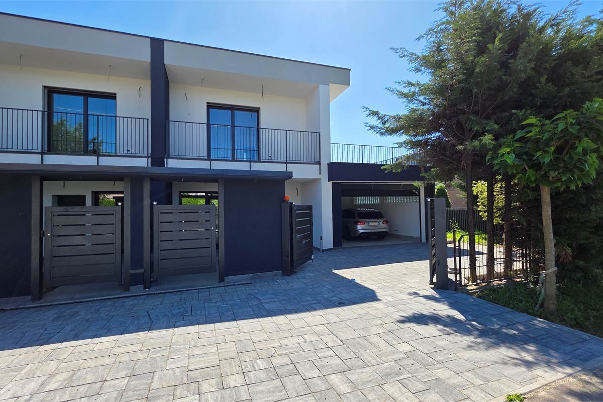 Ottima VILLA BIFAMIGLIARE a Lomazzo 