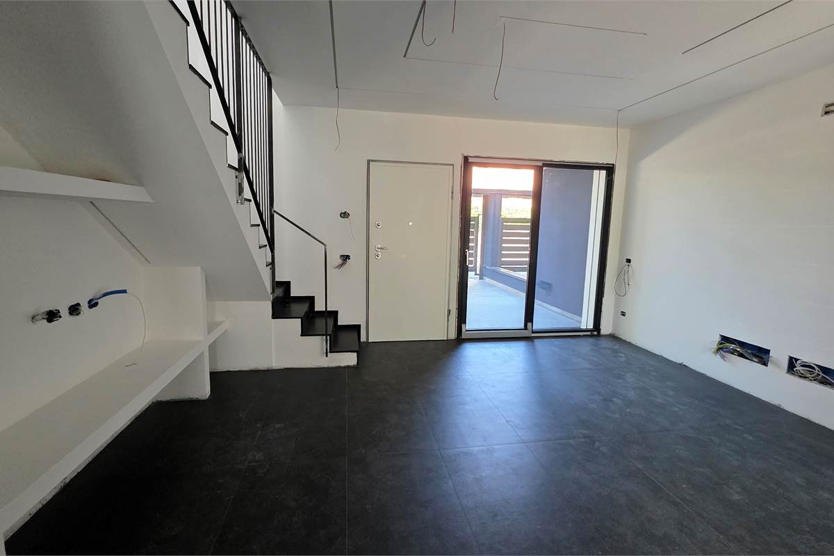 Ottima VILLA BIFAMIGLIARE a Lomazzo 