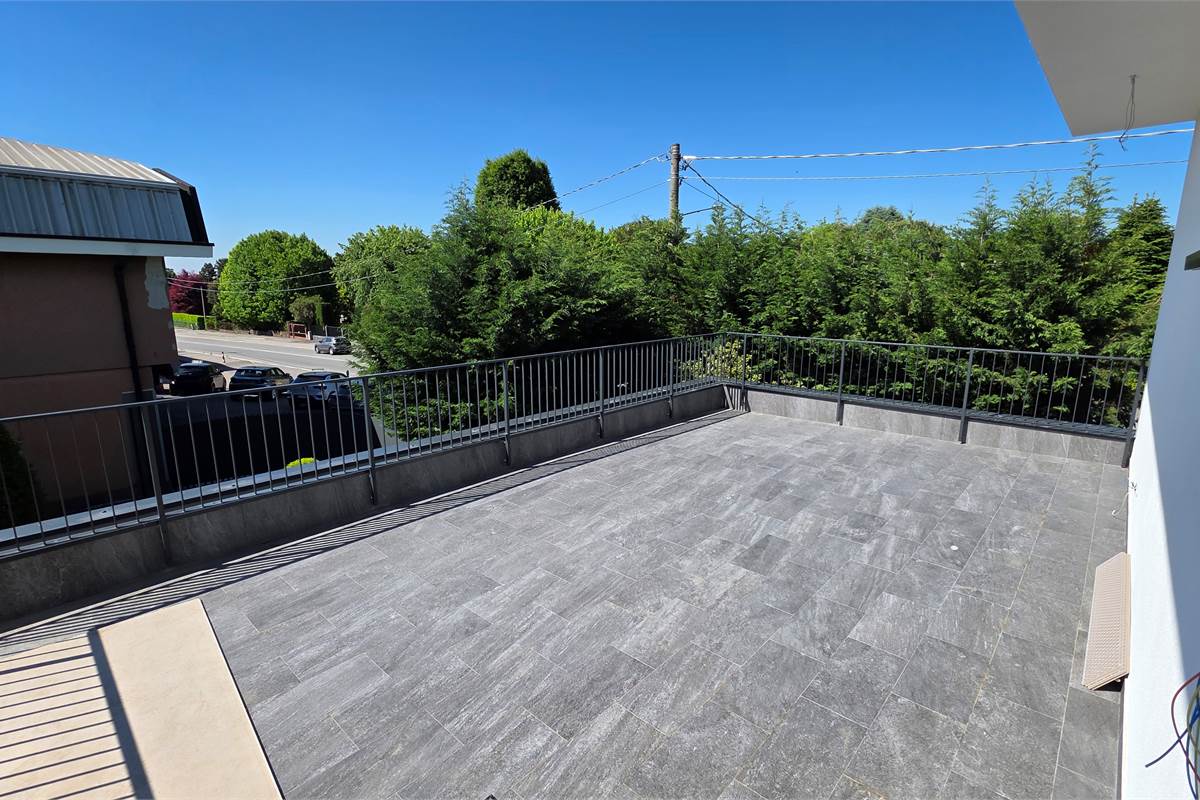 Ottima VILLA BIFAMIGLIARE a Lomazzo 