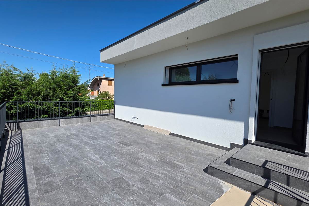 Ottima VILLA BIFAMIGLIARE a Lomazzo 