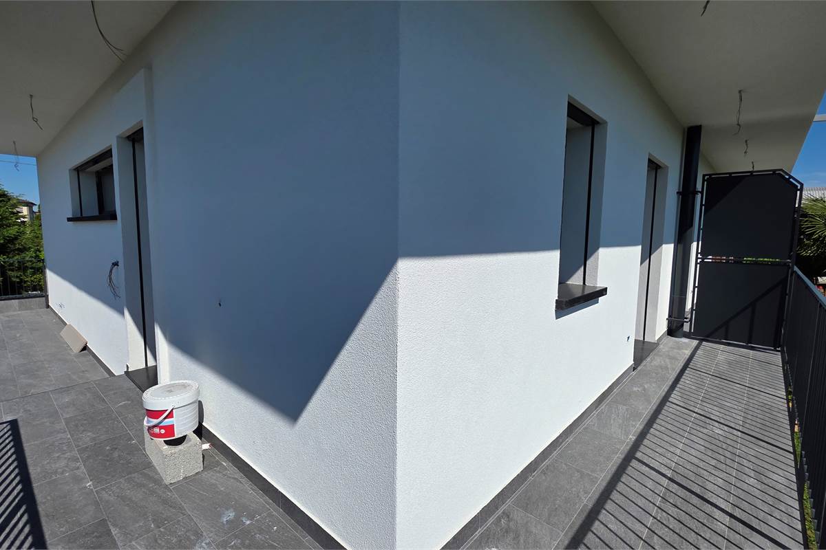 Ottima VILLA BIFAMIGLIARE a Lomazzo 