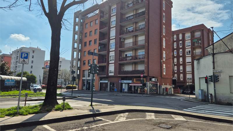 Appartamento Luminoso e Spazioso a Saronno