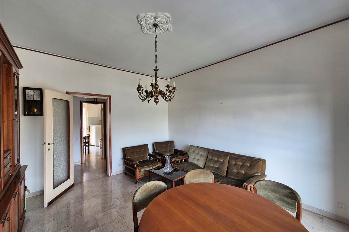 Appartamento Luminoso e Spazioso a Saronno