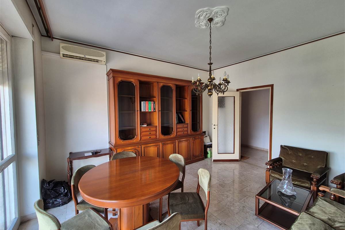 Appartamento Luminoso e Spazioso a Saronno