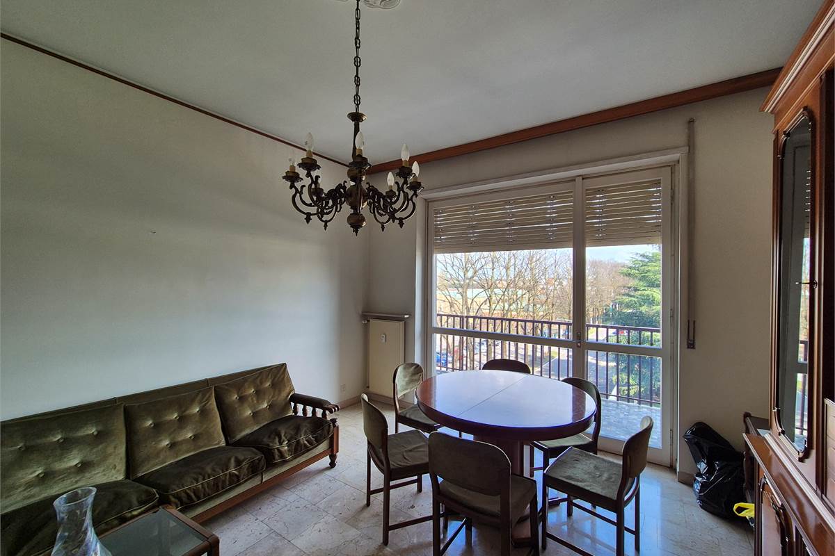 Appartamento Luminoso e Spazioso a Saronno