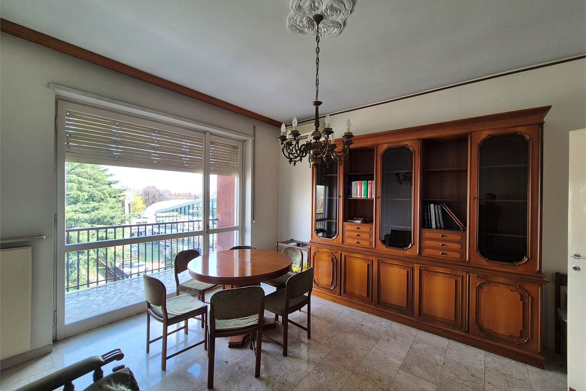 Appartamento Luminoso e Spazioso a Saronno