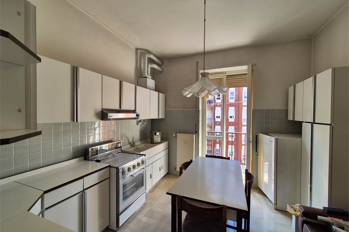 Appartamento Luminoso e Spazioso a Saronno