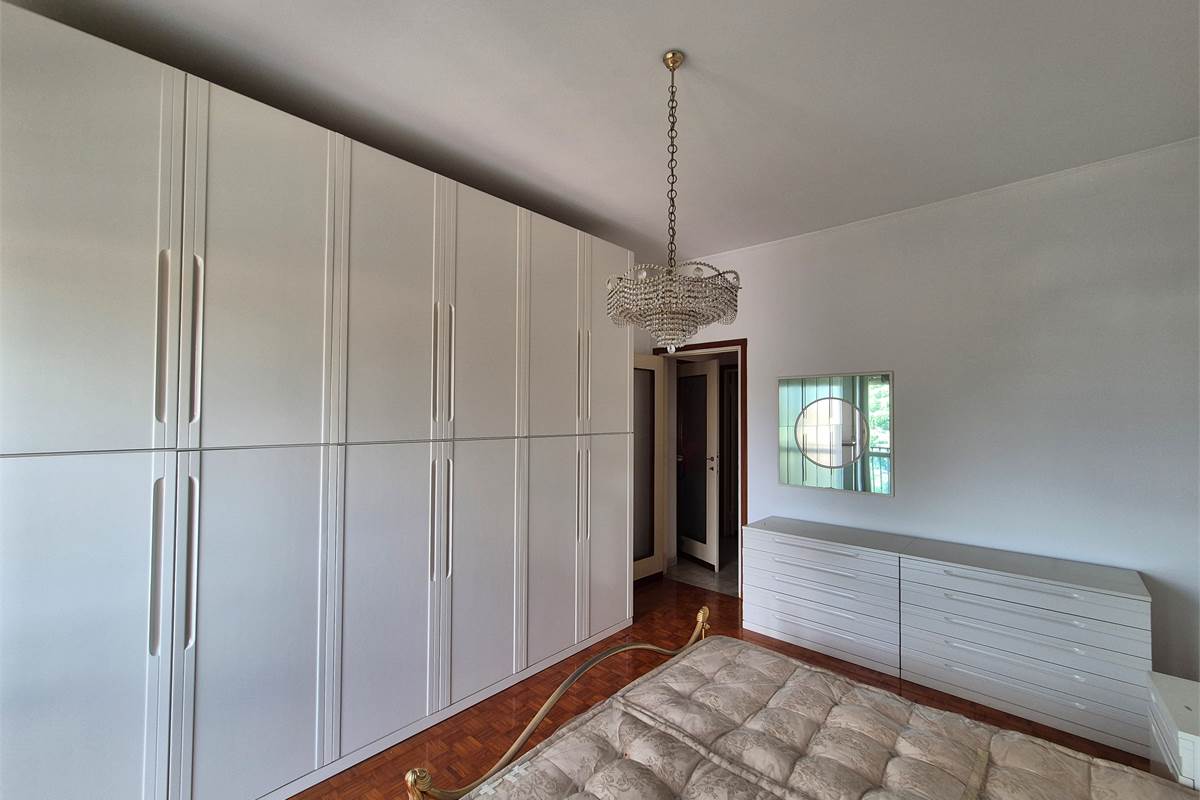 Appartamento Luminoso e Spazioso a Saronno