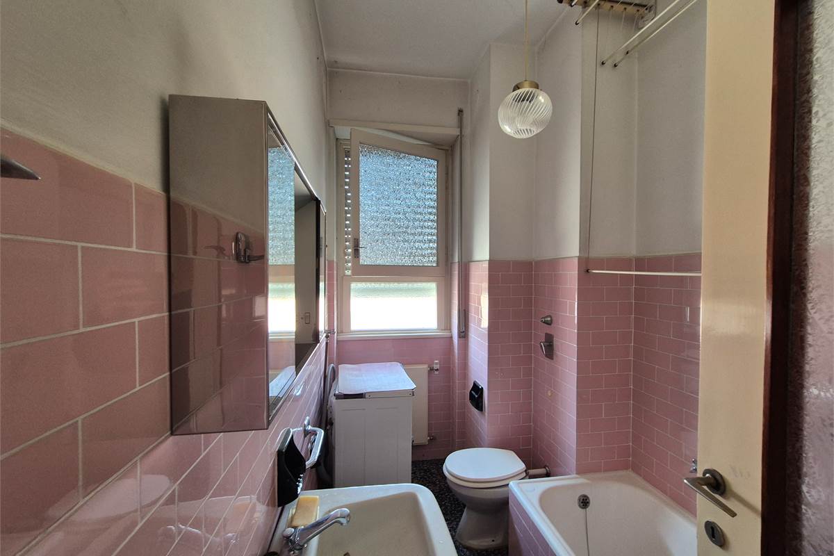 Appartamento Luminoso e Spazioso a Saronno