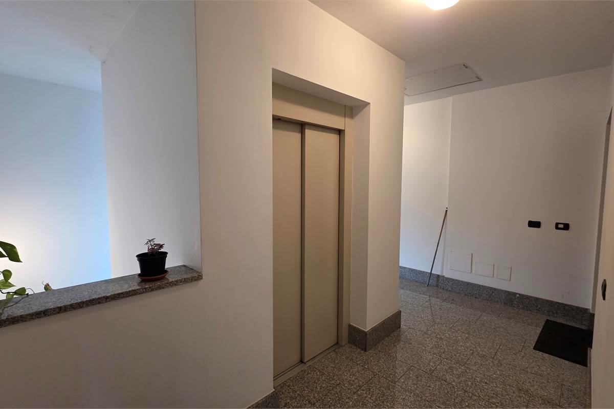 Bilocale a Gorla Minore con doppio box in larghezza!