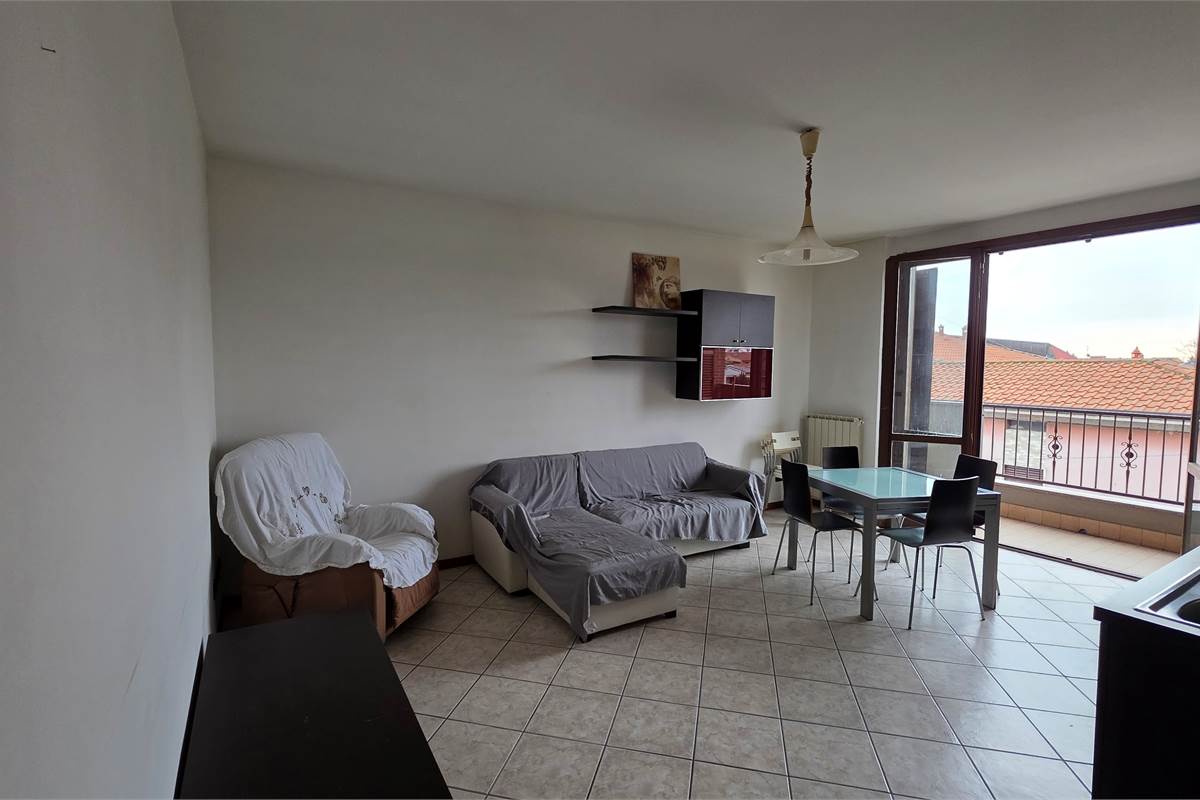 Bilocale a Gorla Minore con doppio box in larghezza!