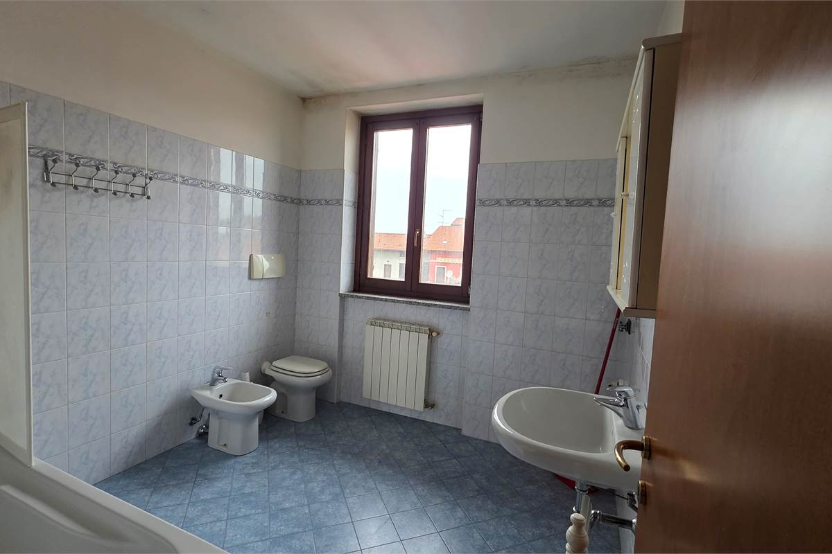 Bilocale a Gorla Minore con doppio box in larghezza!