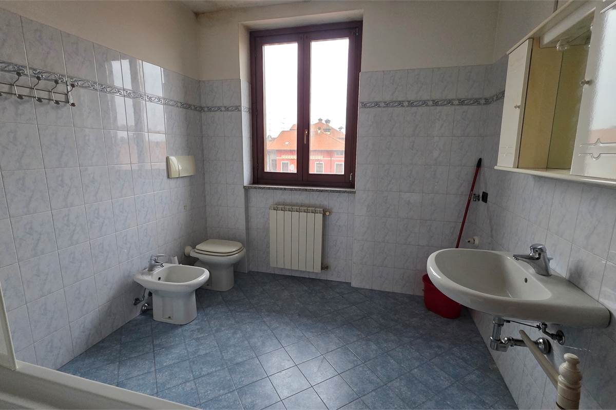 Bilocale a Gorla Minore con doppio box in larghezza!