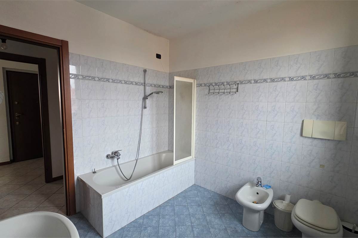 Bilocale a Gorla Minore con doppio box in larghezza!