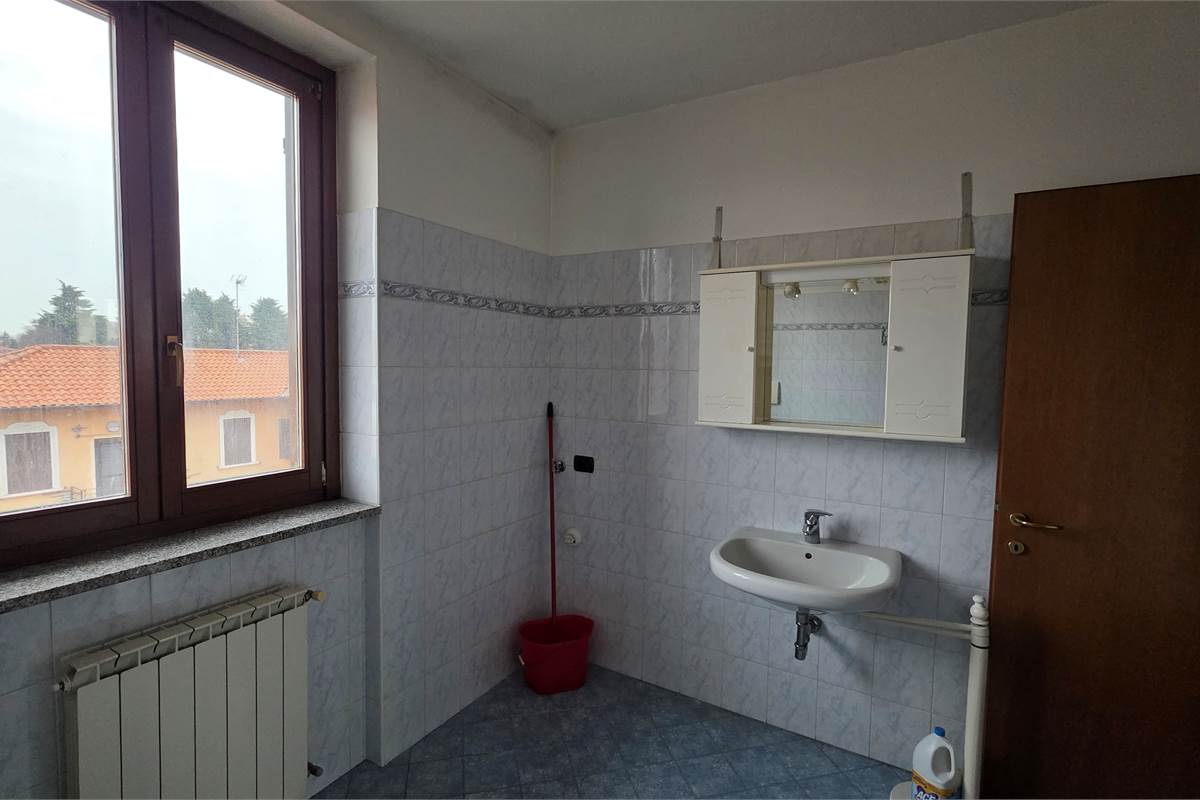 Bilocale a Gorla Minore con doppio box in larghezza!