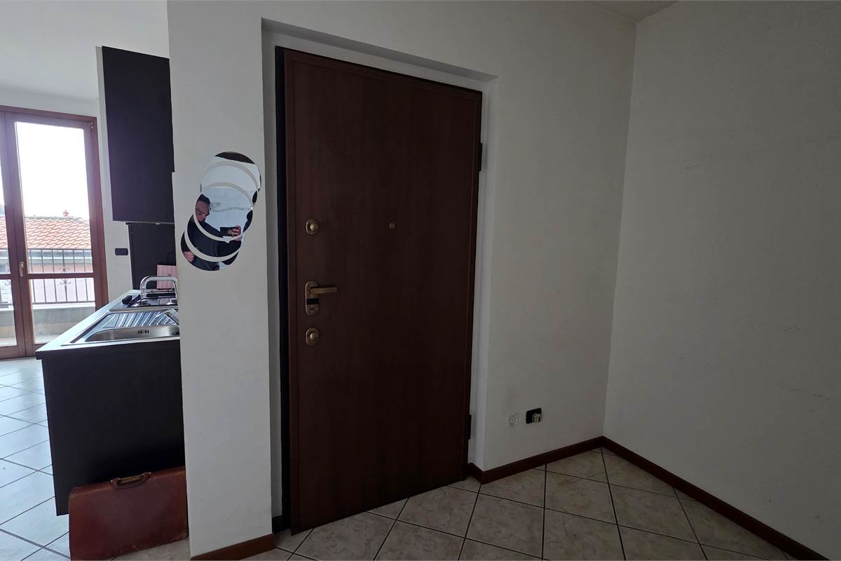 Bilocale a Gorla Minore con doppio box in larghezza!