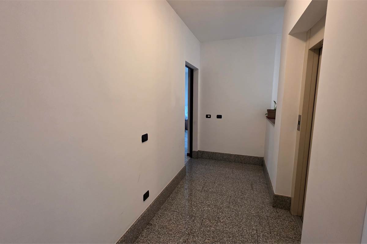 Bilocale a Gorla Minore con doppio box in larghezza!