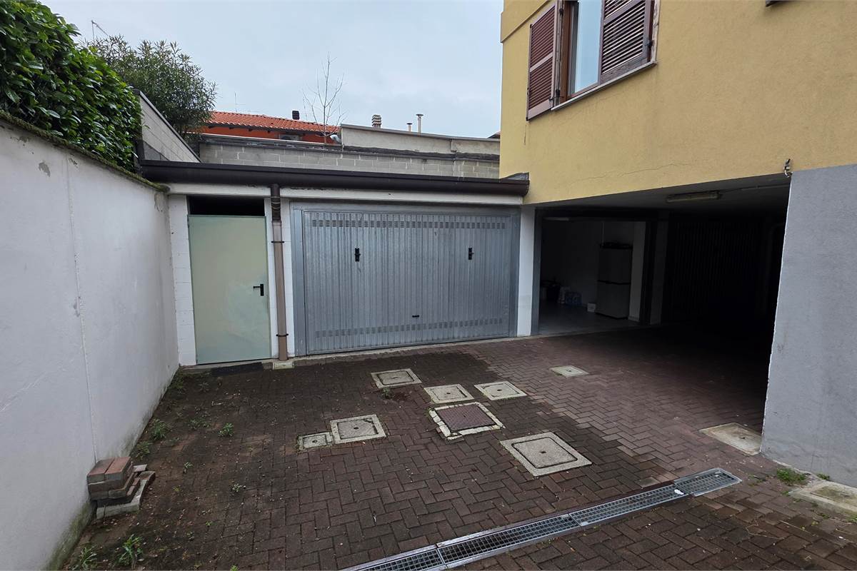 Bilocale a Gorla Minore con doppio box in larghezza!